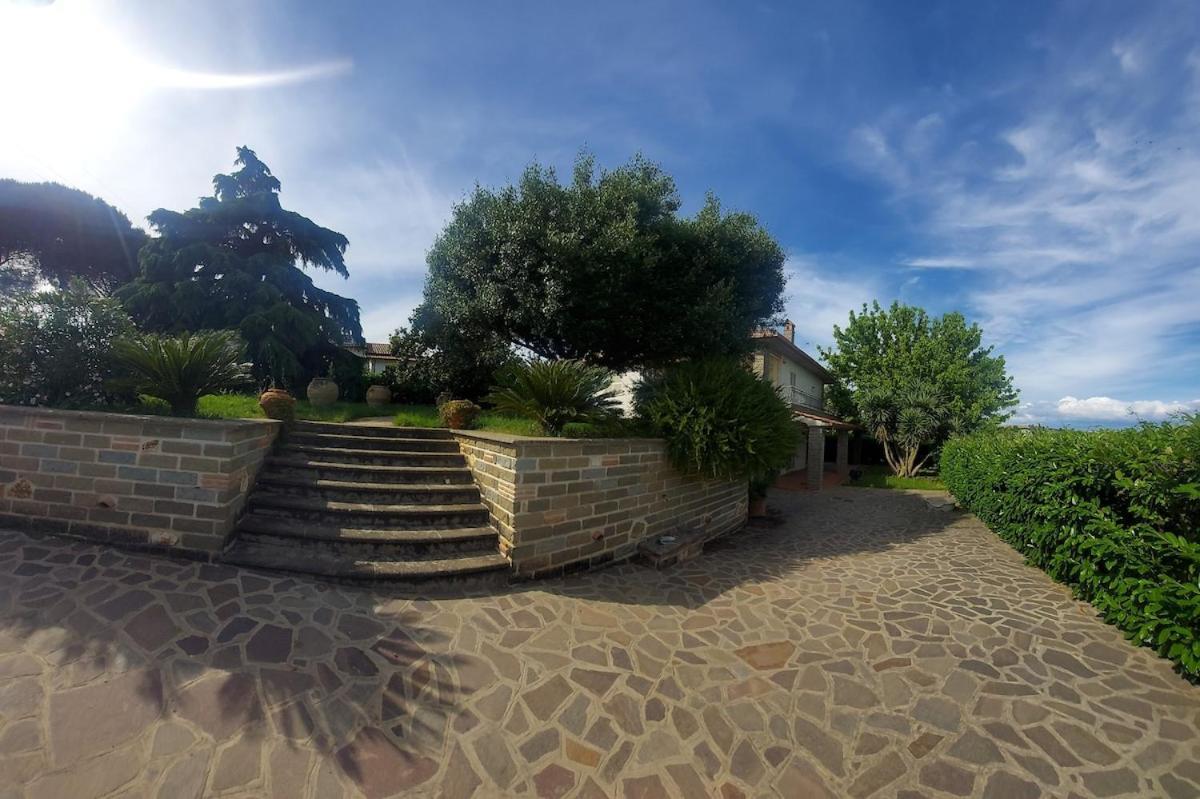 Villa Mizzy Italian Style Bracciano  Exterior photo